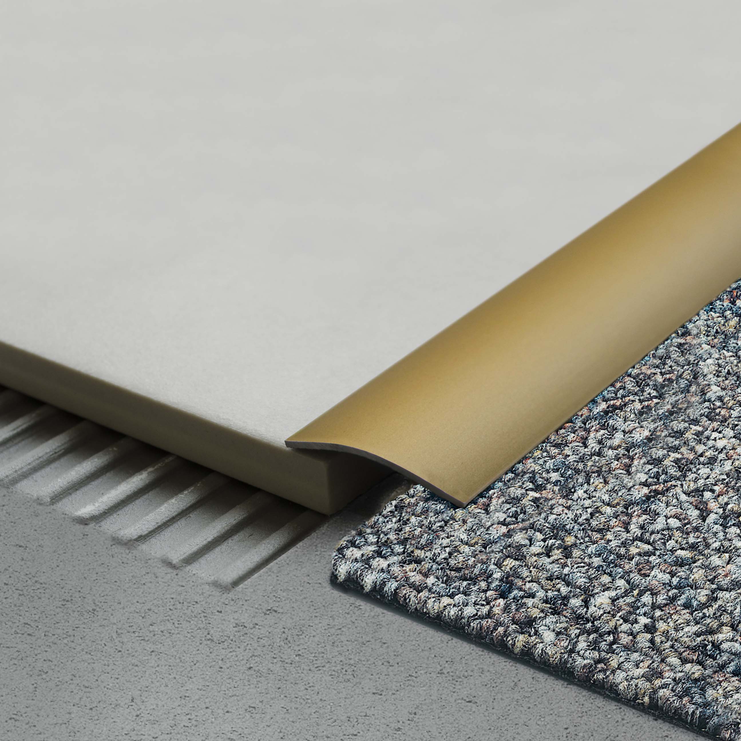 Listi Striptec 30 mm Gold  boraður 270 cm