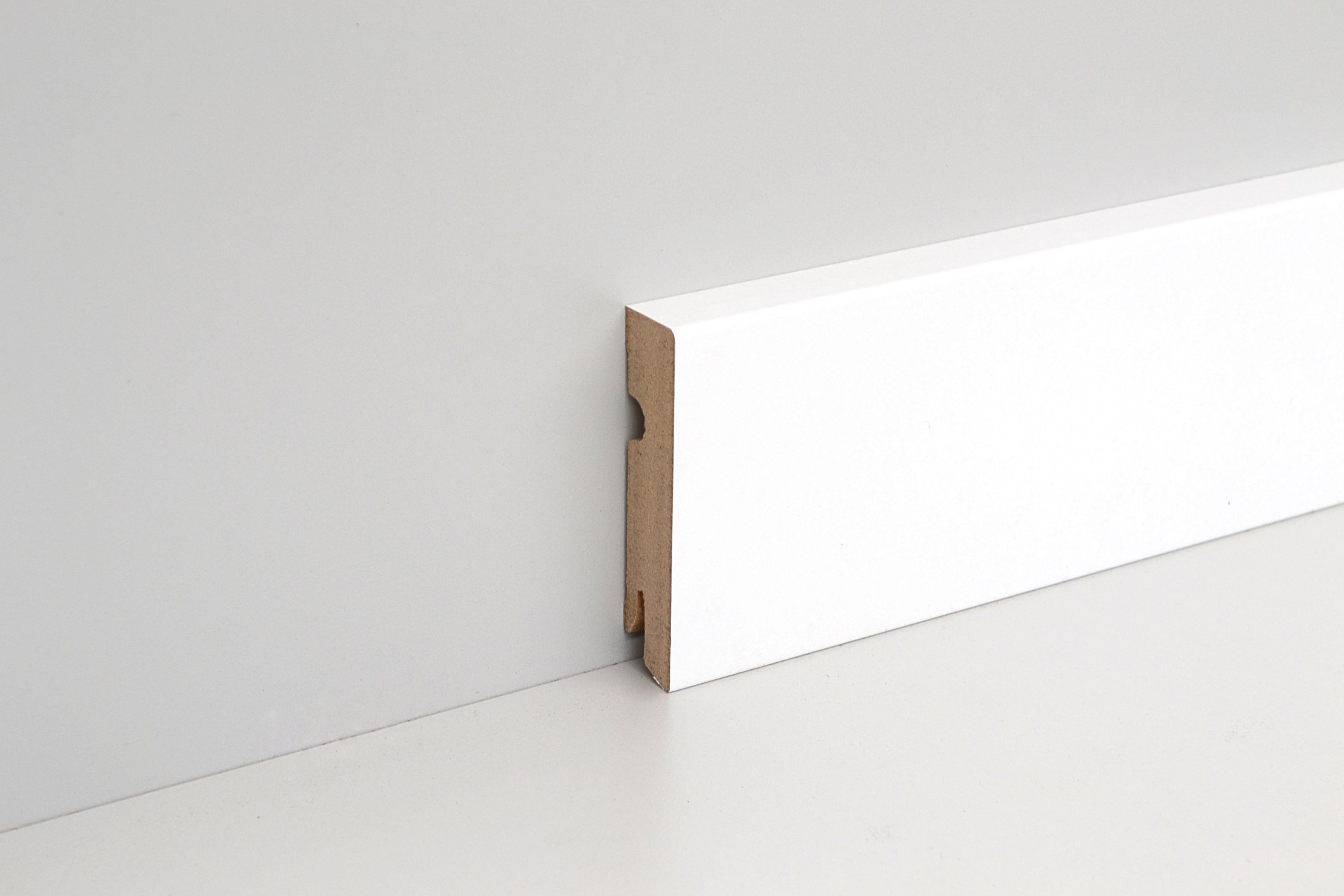 Parketlisti Hvítur 18x80x2400 mm filmulagt MDF