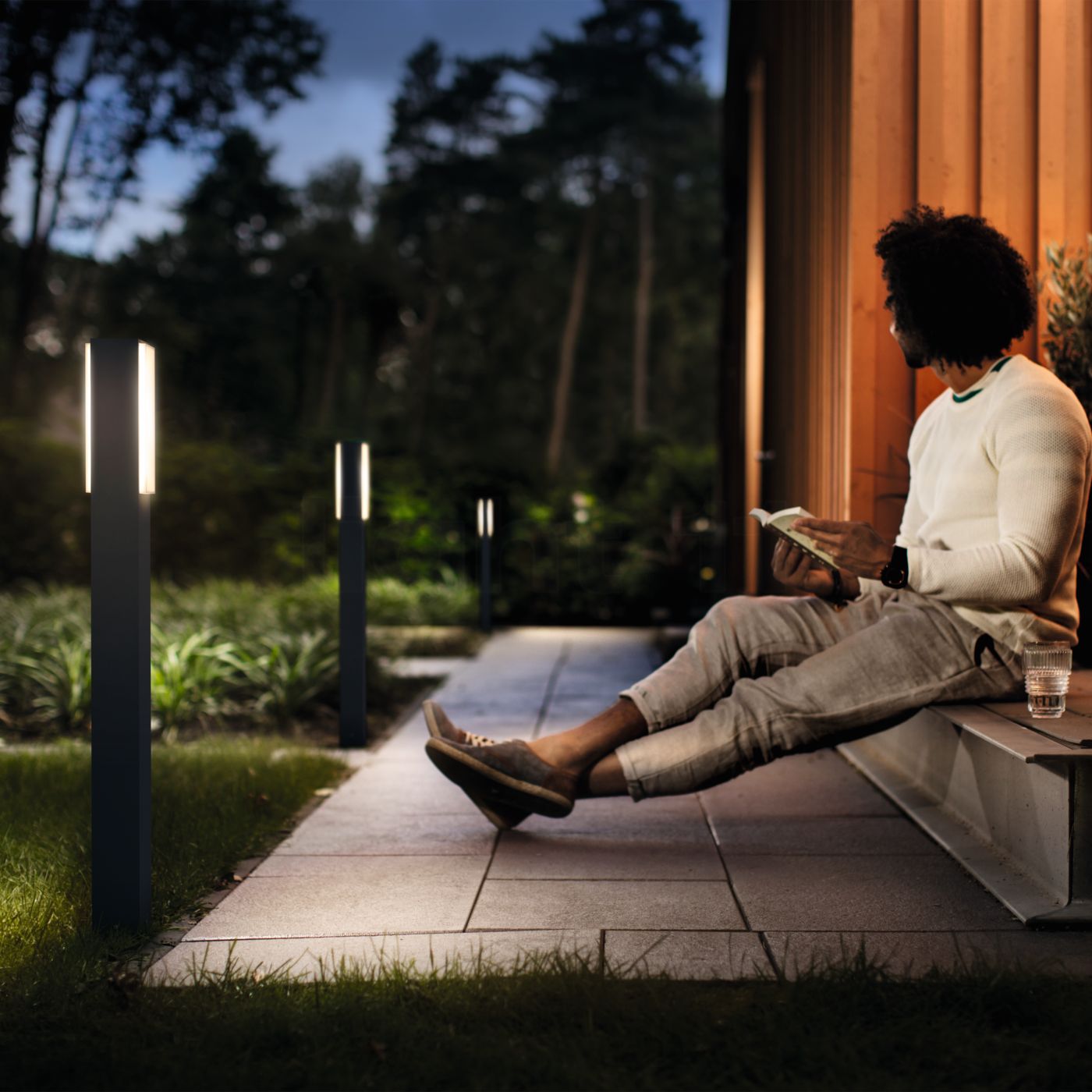 Stratosphere stór staur úti 2 x 4,5w inn Led