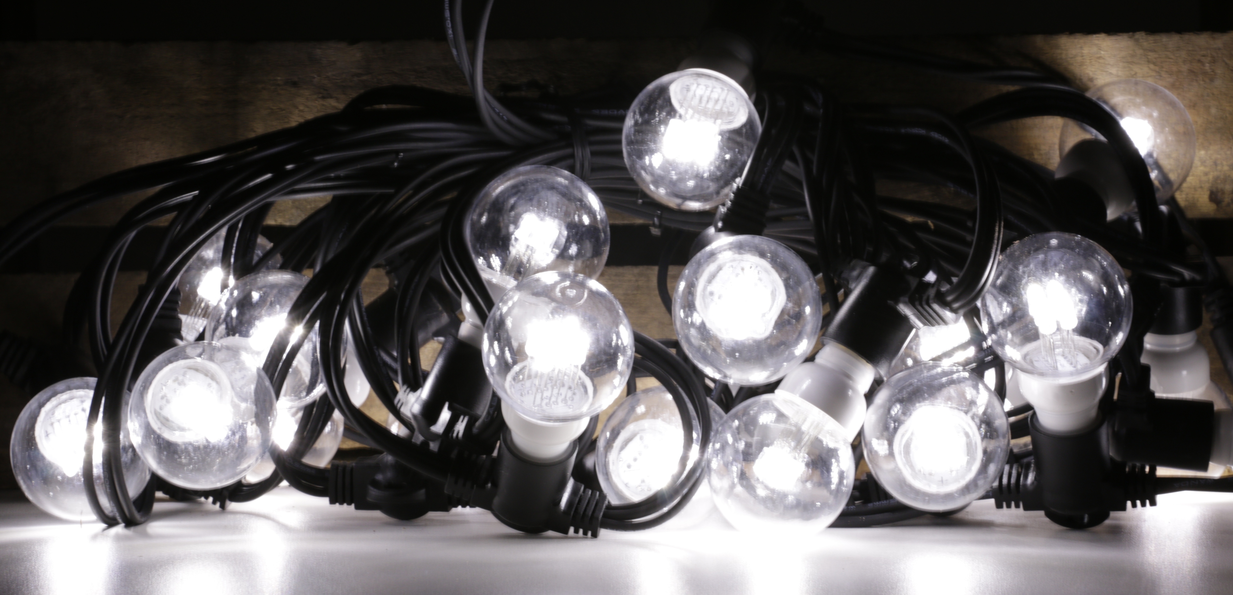 Frost Galaxy samtengjanleg 20LED E14 10mtr kalt hvítt