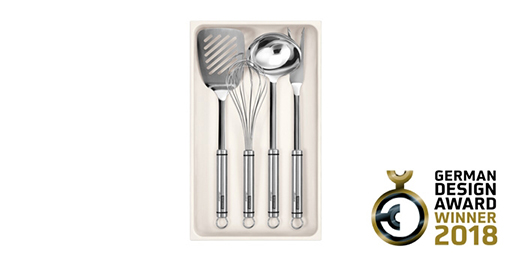 ÁHALDASKÚFFA 370*222 MM