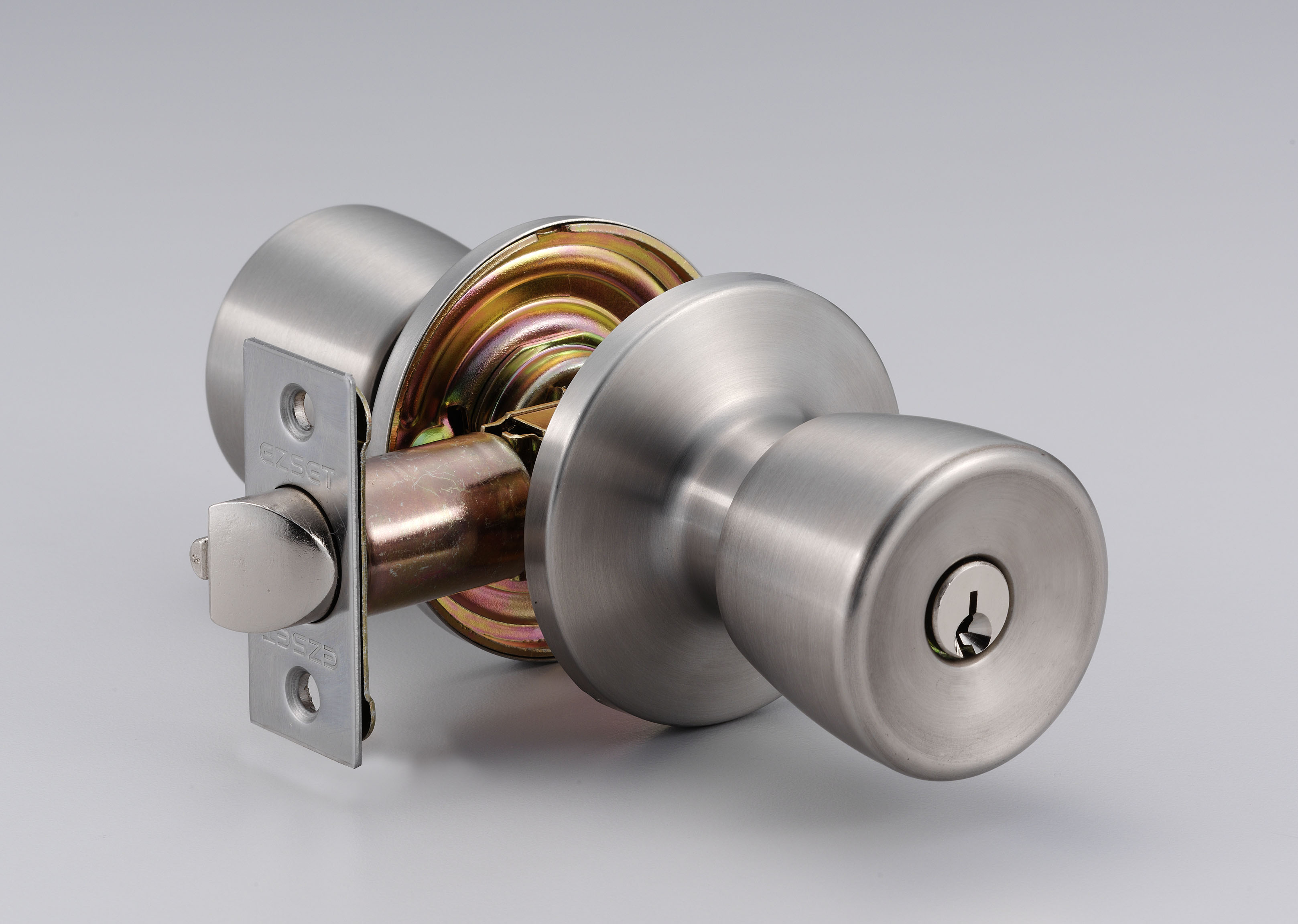 Kúluhúnn Nikkel Lykillæstur